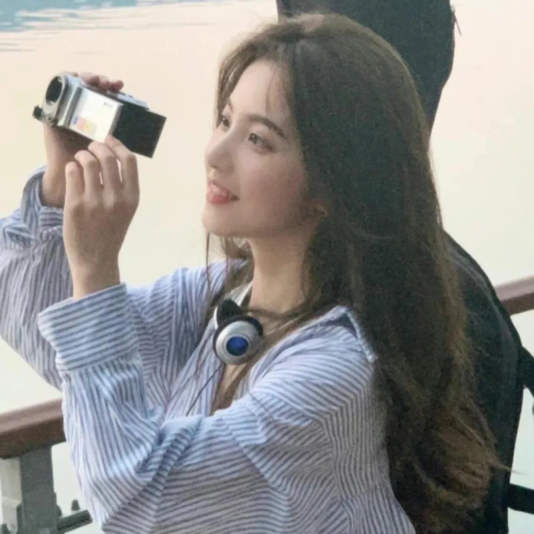 玛丽莲有深黑之眸